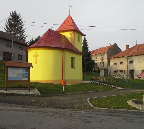 Kaple Sv.Floriána a náves v místní části Prusy